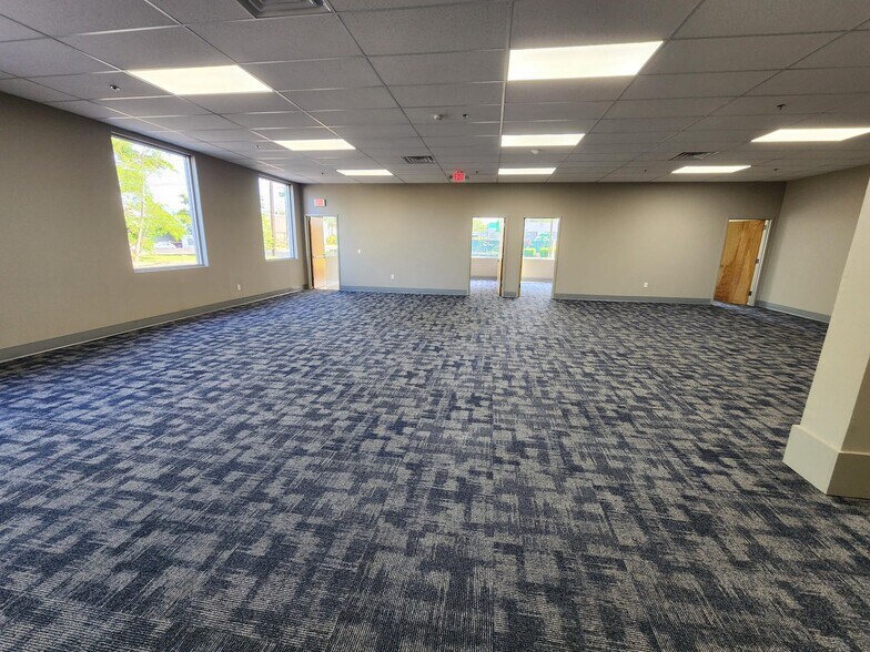 More Photos Of 178 Commerce Rd, Carlstadt Manufacturing For Sale