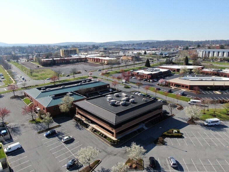 More Photos Of 925 Berkshire Blvd, Wyomissing Office For Lease