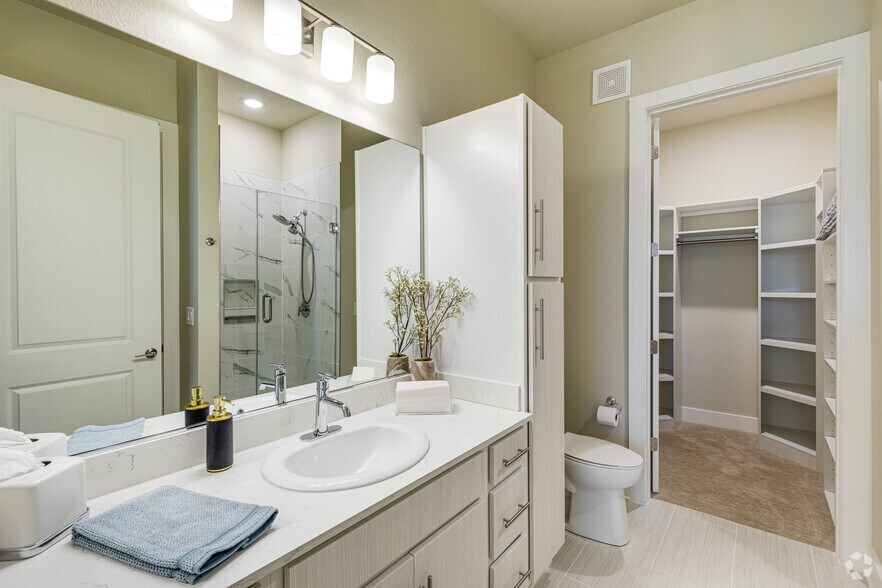 More Photos Of 2200 Carl D Silver Pky, Fredericksburg Apartments For Lease