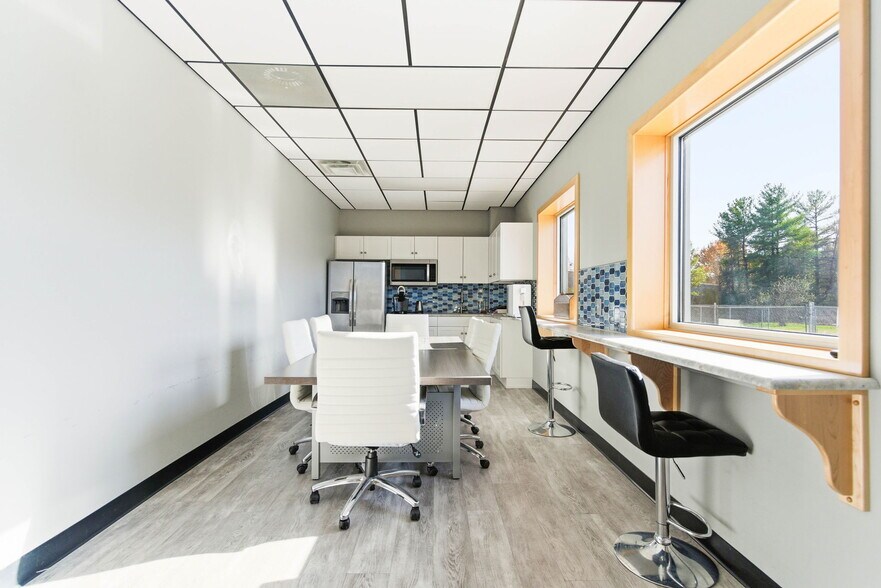 More Photos Of 13720 Aiken Rd, Louisville Warehouse For Sale