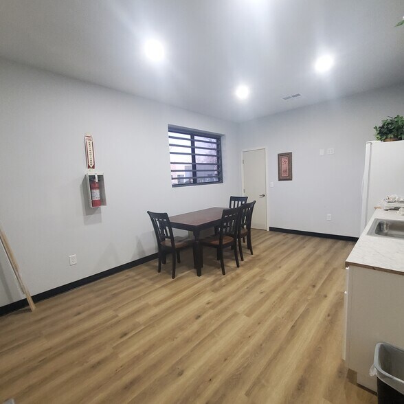 More Photos Of 8573 Morrison Creek Dr, Sacramento Warehouse For Sale