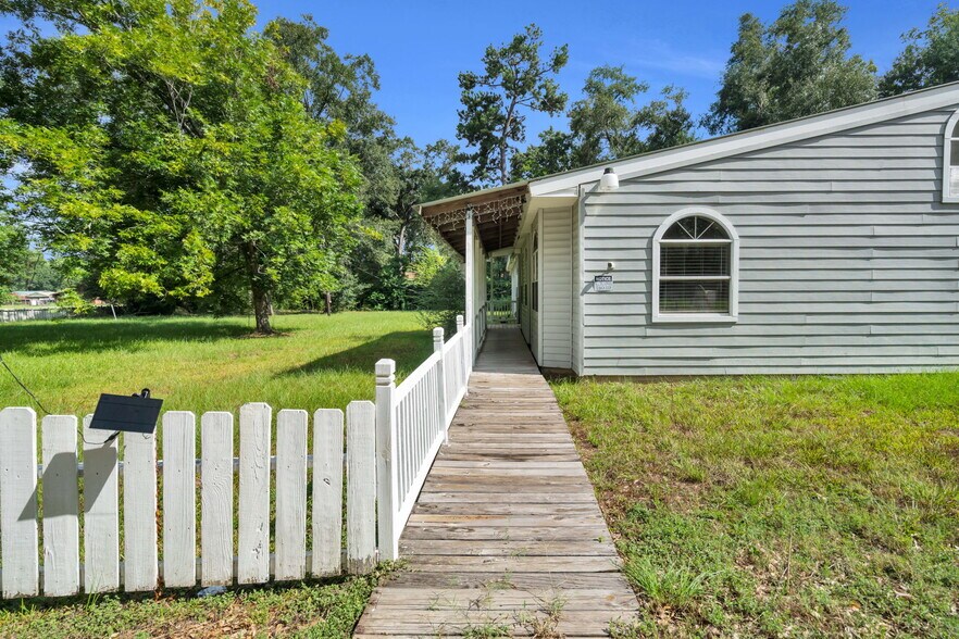More Photos Of 22830 Fritz Ln, Spring Office Residential For Lease