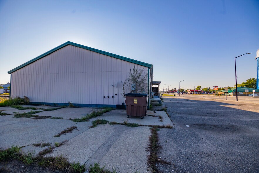 More Photos Of 105 Ash Ave NE, Wadena Veterinarian Kennel For Sale