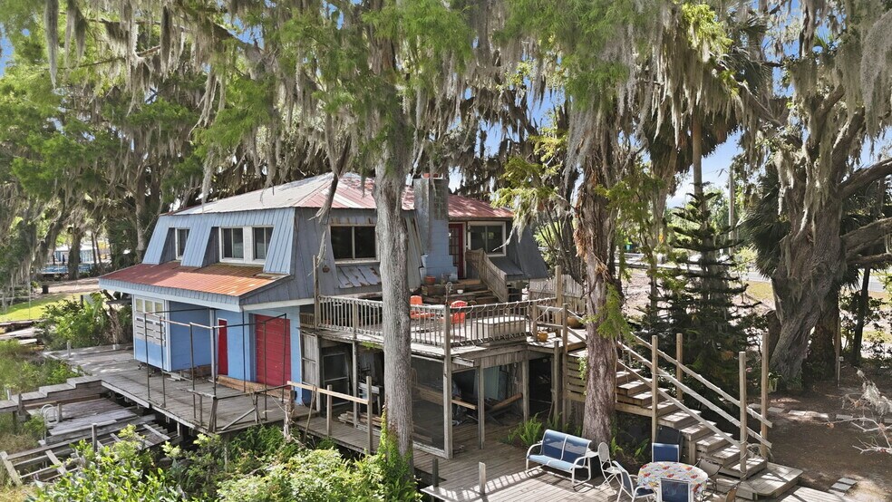 More Photos Of 400 Lakeshore Dr, Eustis Specialty For Sale