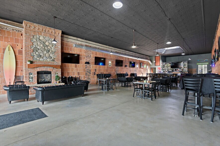 More Photos Of 207 Main Ave, Chewelah Restaurant For Sale