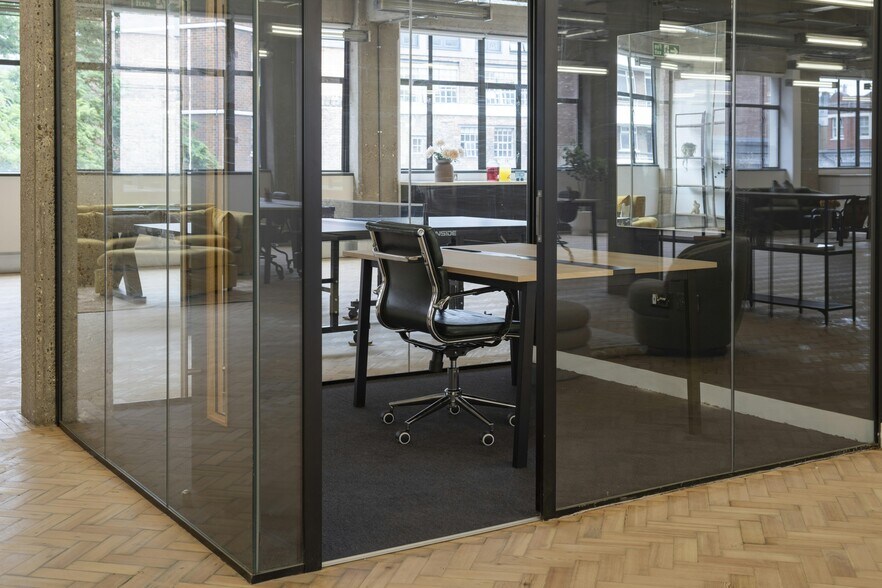 More Photos Of 15-27 Gee St, London Office Residential For Lease