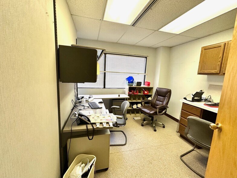 More Photos Of 901 Lincolnway, La Porte Medical For Sale