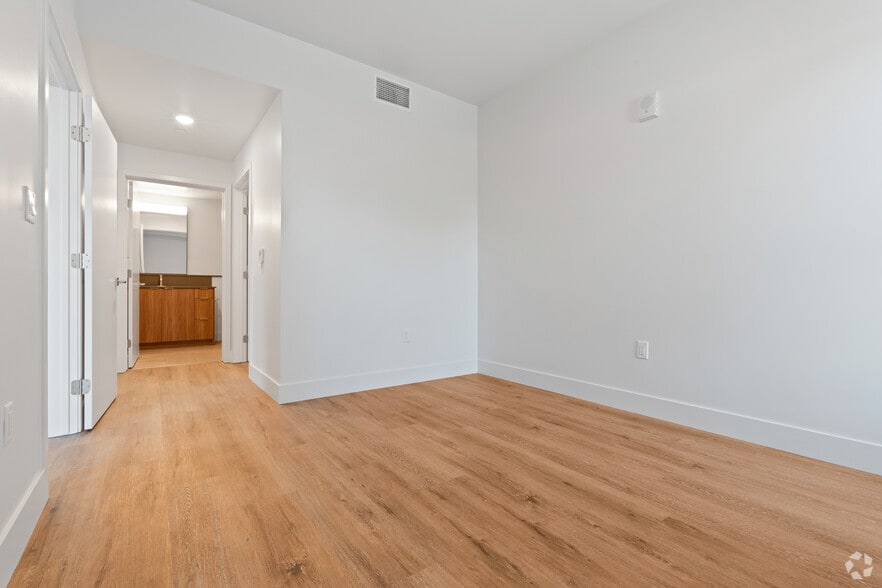 More Photos Of 301 D St, West Sacramento Apartments For Sale