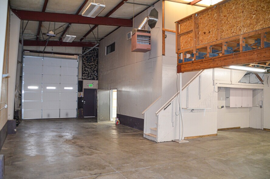 More Photos Of 147-151 W Angelo Ave, Salt Lake City Warehouse For Lease