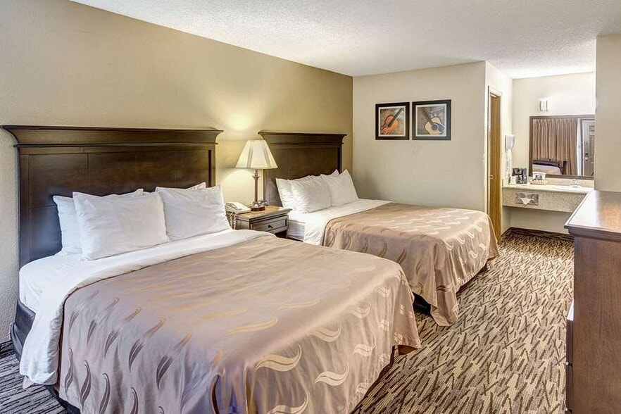 More Photos Of 3601 Shepherd of the Hills Expy, Branson Hotel For Sale