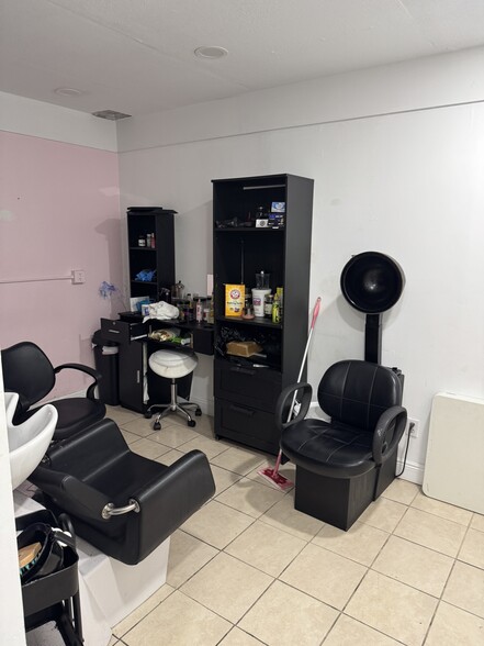 More Photos Of 9834-9850 Sandalfoot Blvd, Boca Raton General Retail For Sale