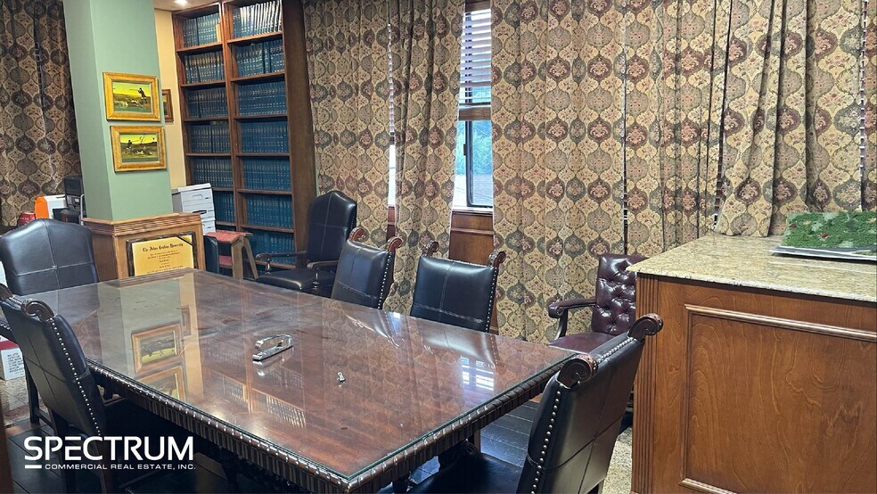 More Photos Of 13808 Ventura Blvd, Sherman Oaks Office For Sale