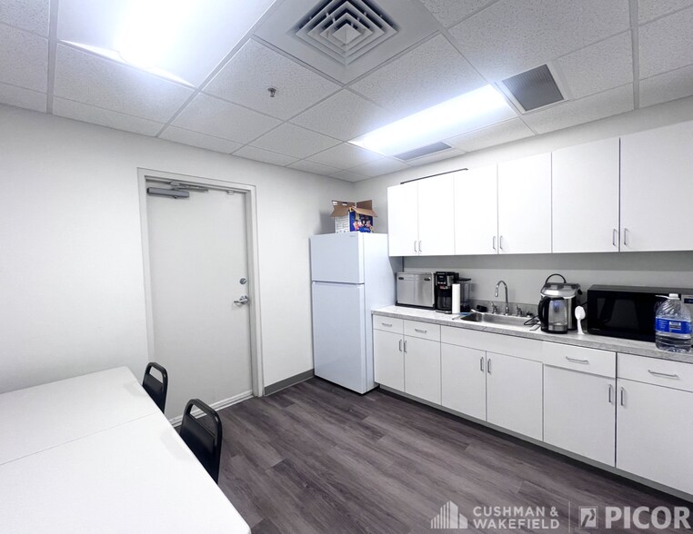 More Photos Of 1751 W Orange Grove Rd, Tucson Medical For Sale