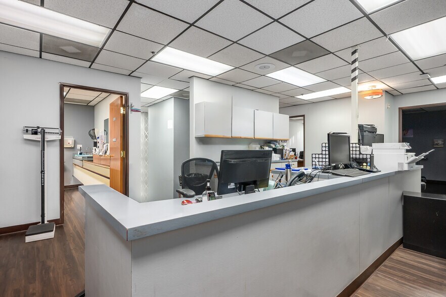 More Photos Of 630 S Rancho Dr, Las Vegas Medical For Lease