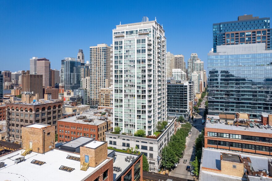 Primary Photo Of 222 W Erie St, Chicago Multifamily For Sale
