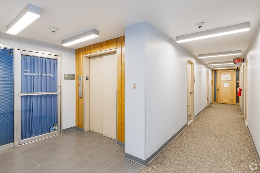 More Photos Of 320 Fort Duquesne Blvd, Pittsburgh Apartments For Sale