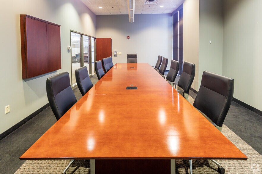 More Photos Of 1565 Jefferson Rd, Rochester Unknown For Lease