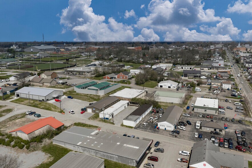 More Photos Of 422 Fryes Ln, Danville Sports And Entertainment For Sale