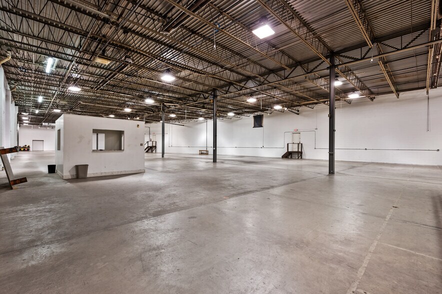 More Photos Of 2707 W Carson St, Pittsburgh Warehouse For Sale