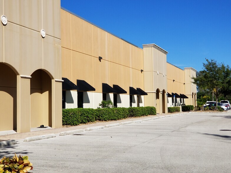More Photos Of 8801 Business Park Dr, Fort Myers Warehouse For Lease