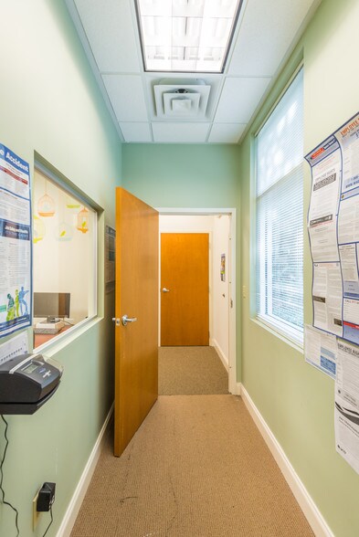 More Photos Of 897 Von Kolnitz Rd, Mount Pleasant Medical For Lease