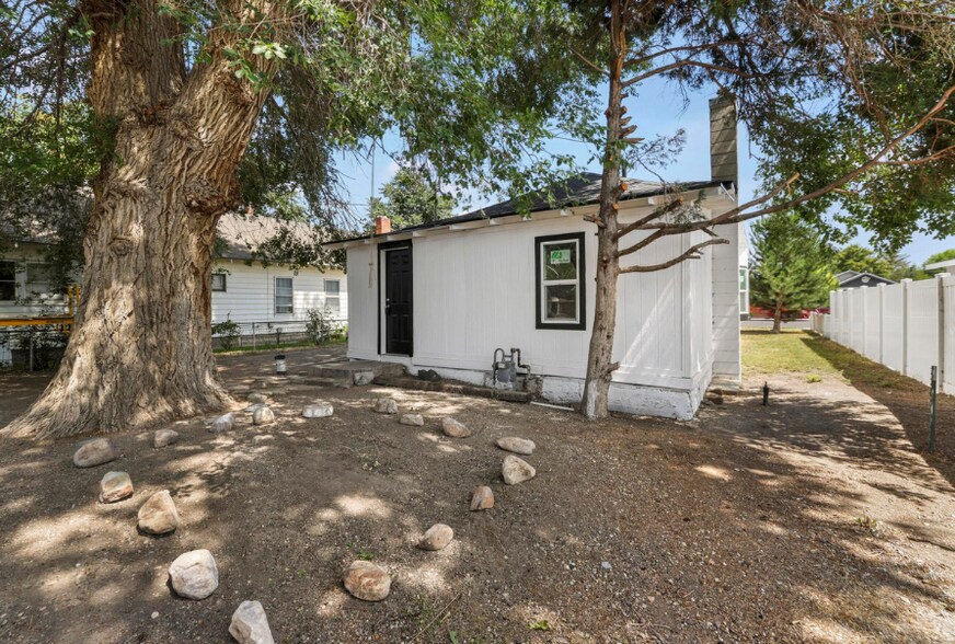 More Photos Of 1818 Overland Ave, Burley Office For Lease