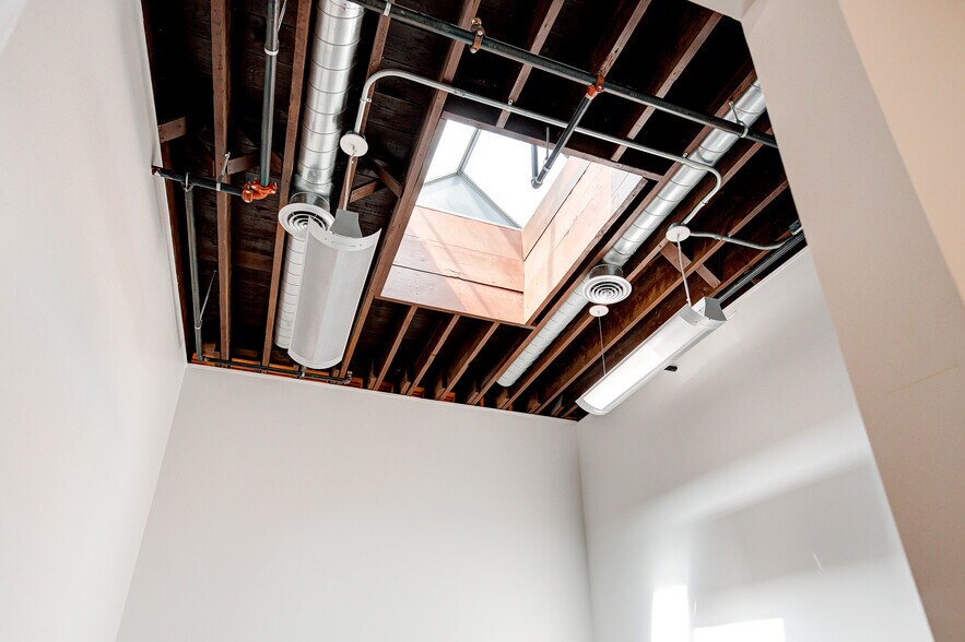 More Photos Of 706-708 W Sheridan Ave, Oklahoma City Office For Lease