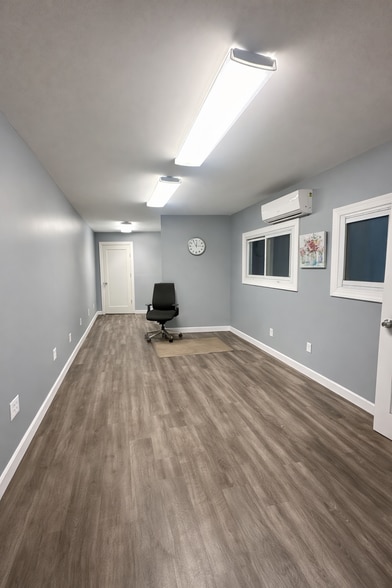 More Photos Of 436 Spencer St, Staten Island Warehouse For Lease