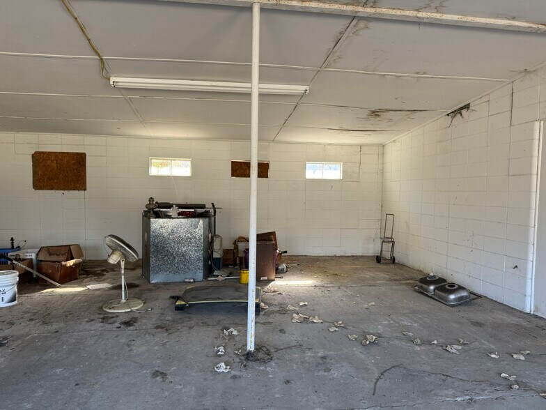 More Photos Of 183 Main St, Toomsboro Auto Repair For Sale