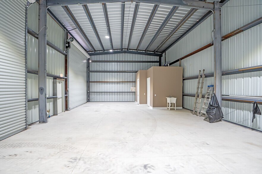 More Photos Of 3295 Steel Rail Dr, Bunnell Warehouse For Lease