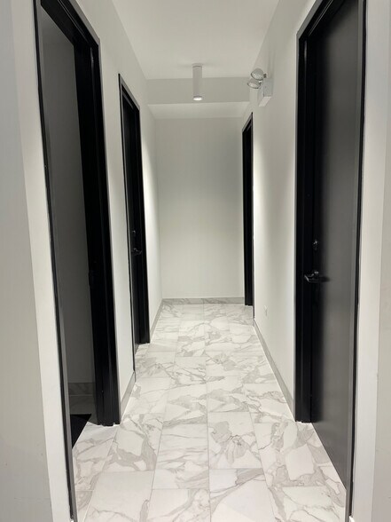 More Photos Of 3921-3925 N Elston Ave, Chicago Light Distribution For Sale