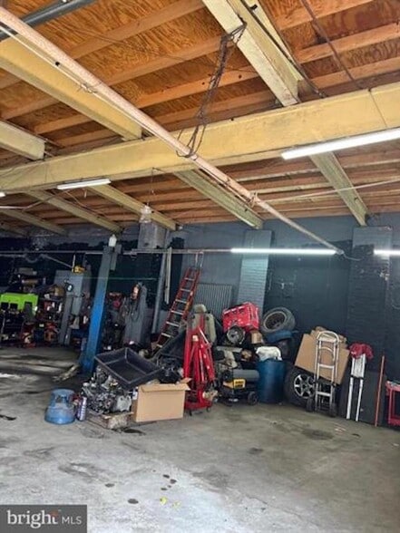 More Photos Of 873 N 45th St, Philadelphia Industrial For Sale
