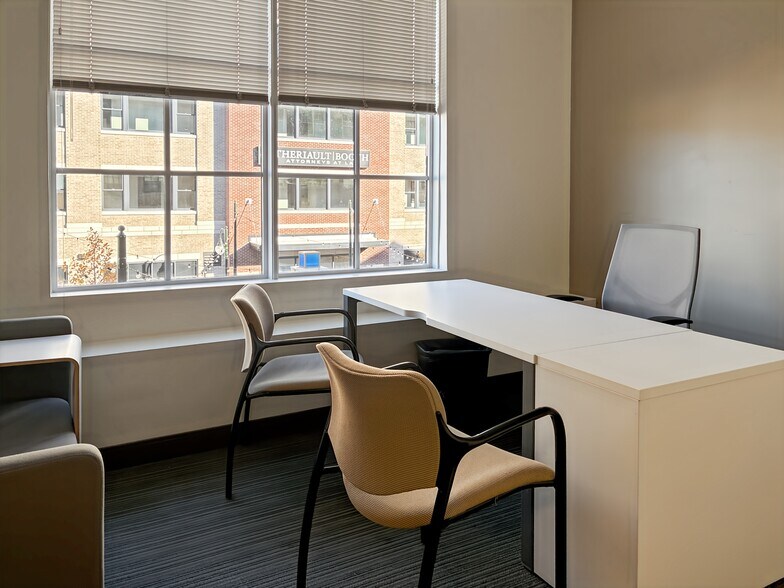 More Photos Of 100 Illinois St, Saint Charles Coworking Space