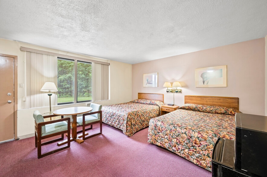 More Photos Of 1058 Hausman Rd, Allentown Hotel For Sale