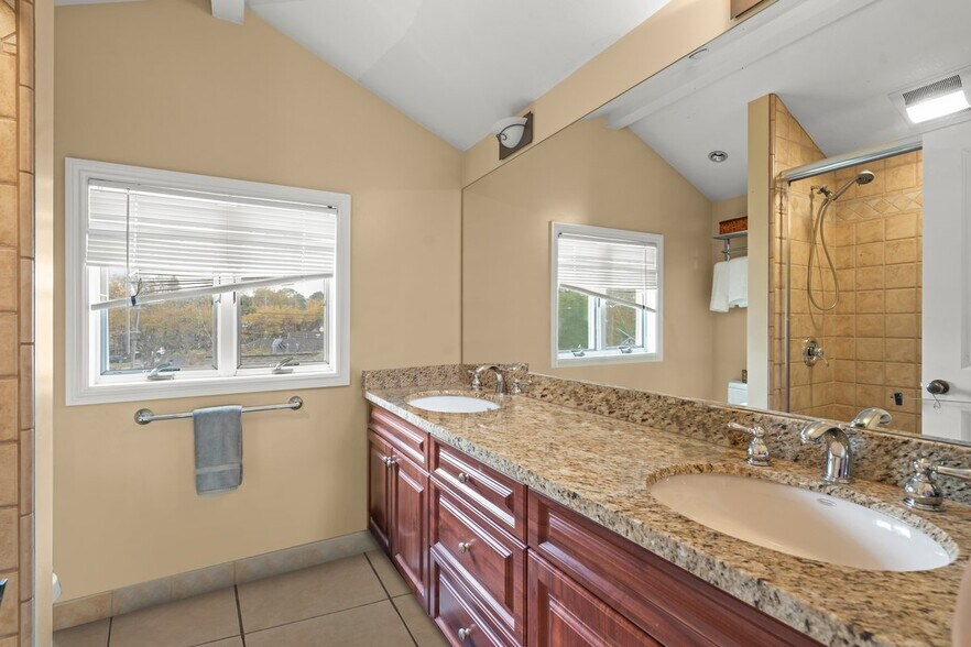 More Photos Of 808 Edgehill Dr, Burlingame General Retail For Sale