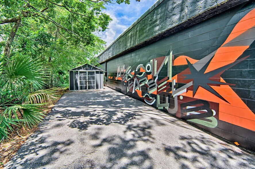 More Photos Of 1724 NE 2nd St, Gainesville Light Manufacturing For Sale