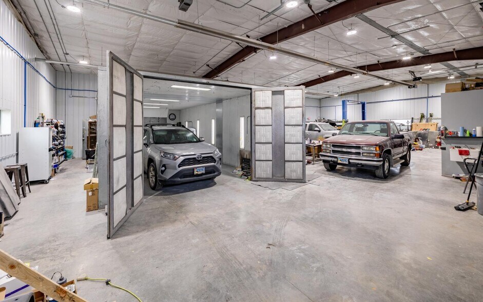 More Photos Of 528 Blackburn St, Cody Auto Repair For Sale