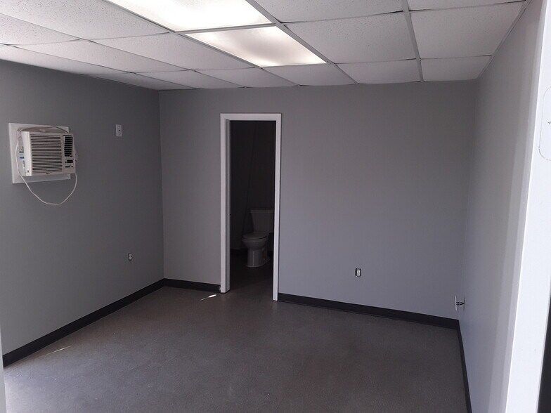 More Photos Of 6030-6040 Brittmoore Rd, Houston Warehouse For Lease