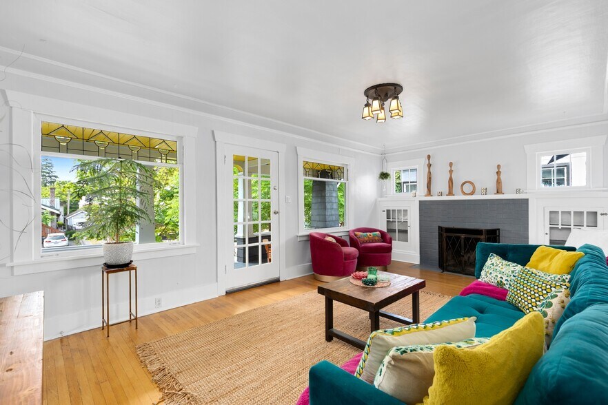 More Photos Of 410 N 46th St, Seattle Apartments For Sale