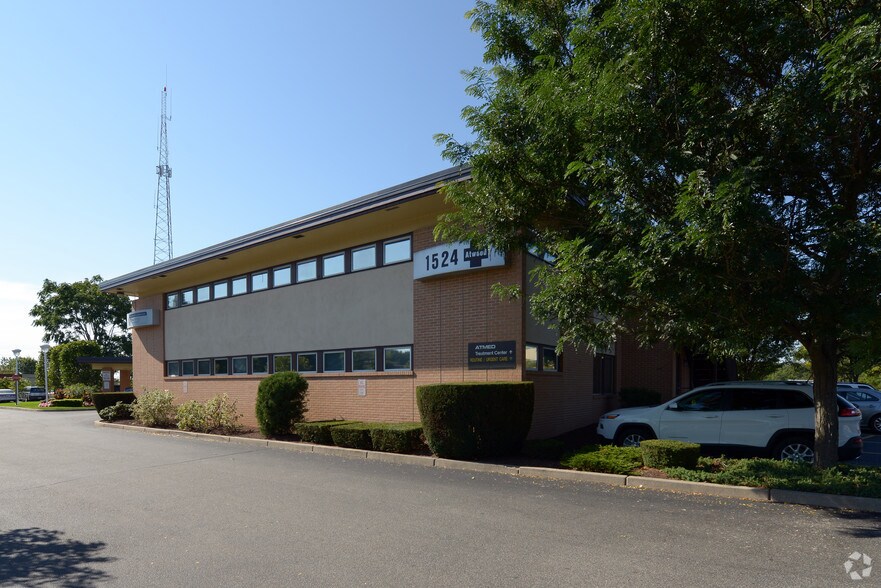 Primary Photo Of 1524 Atwood Ave, Johnston Medical For Sale