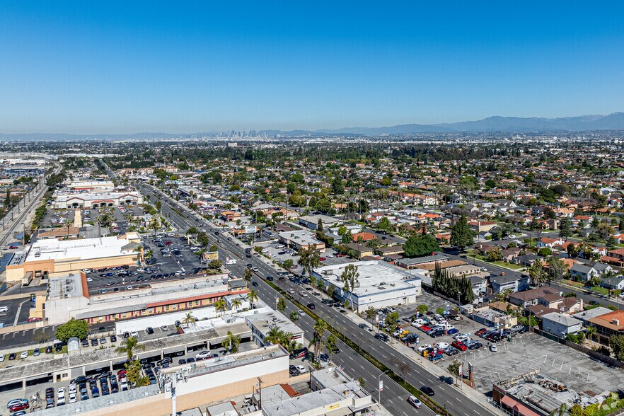 More Photos Of 7859 Firestone Blvd, Downey Drugstore For Lease