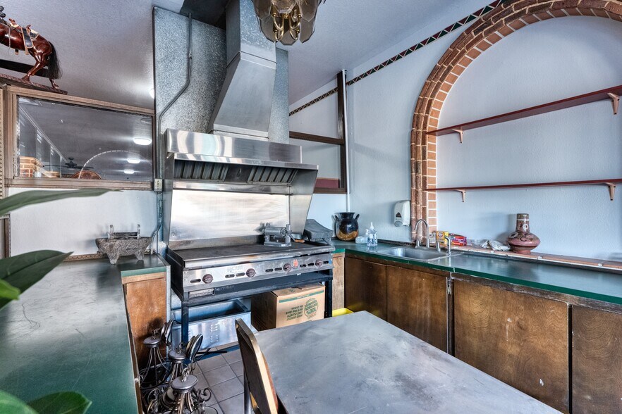 More Photos Of 225 S Toppenish Ave, Toppenish Restaurant For Sale