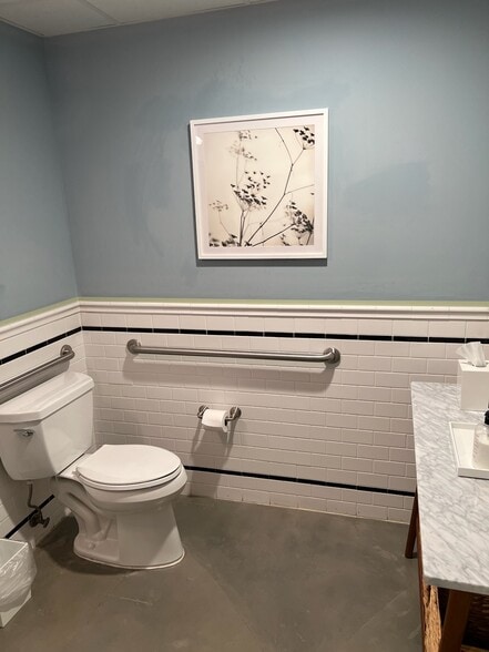 More Photos Of 1310 S Tryon St, Charlotte Office For Lease