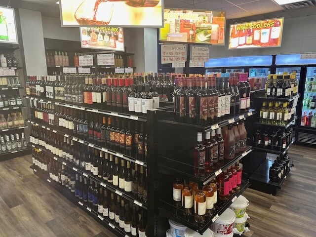 More Photos Of 819 Us-90, Gautier Convenience Store For Lease