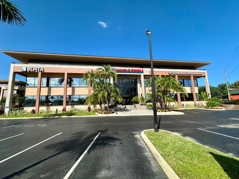 More Photos Of 759 SW Federal Hwy, Stuart Unknown For Lease