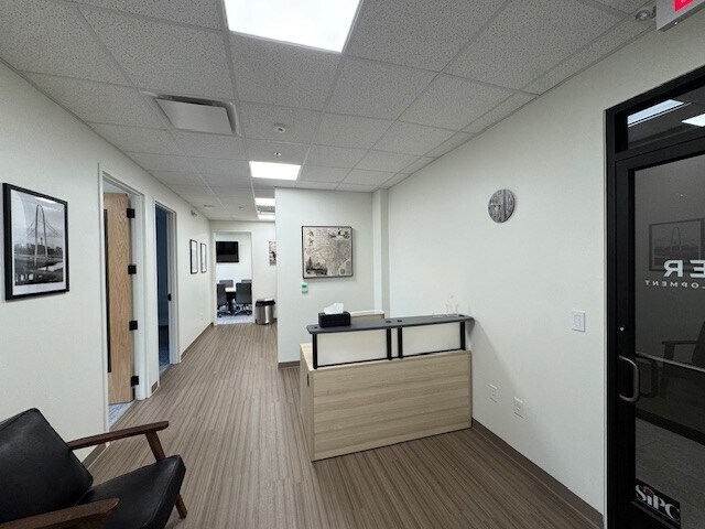 More Photos Of 2800 S Texas Ave, Bryan Office For Lease