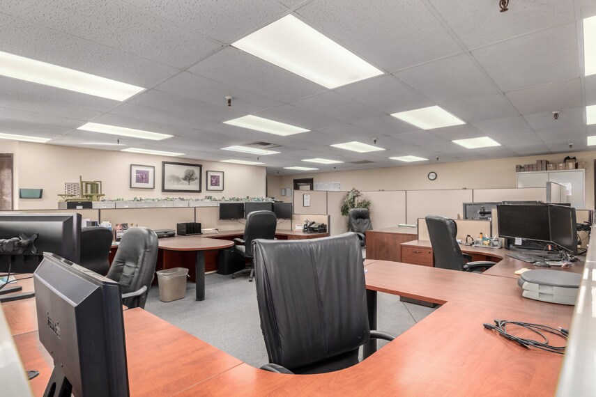More Photos Of 2950 W Catalina Dr, Phoenix Manufacturing For Sale