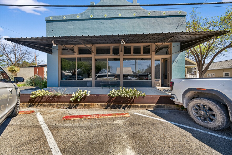 More Photos Of 614 High St, Comfort Storefront Retail Residential For Sale