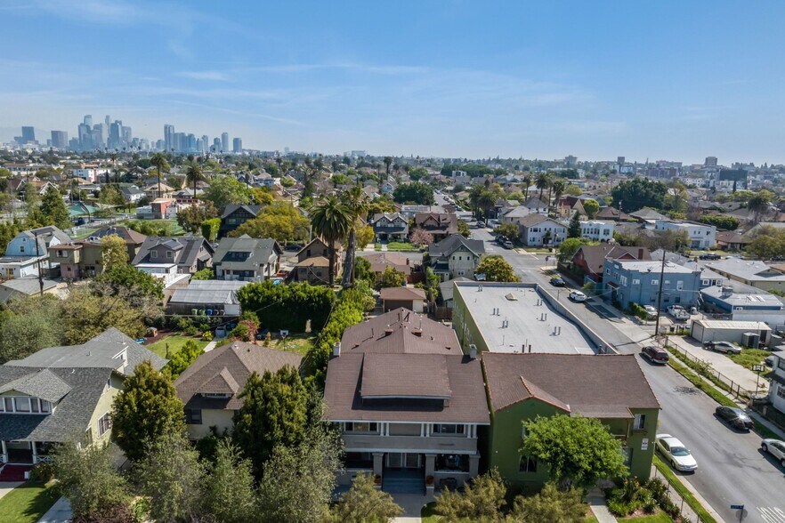 More Photos Of 2822 S La Salle Ave, Los Angeles Apartments For Sale