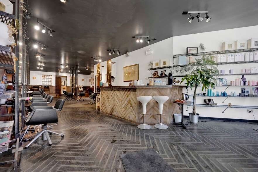 More Photos Of 2119 N Damen Ave, Chicago Storefront Retail Residential For Sale